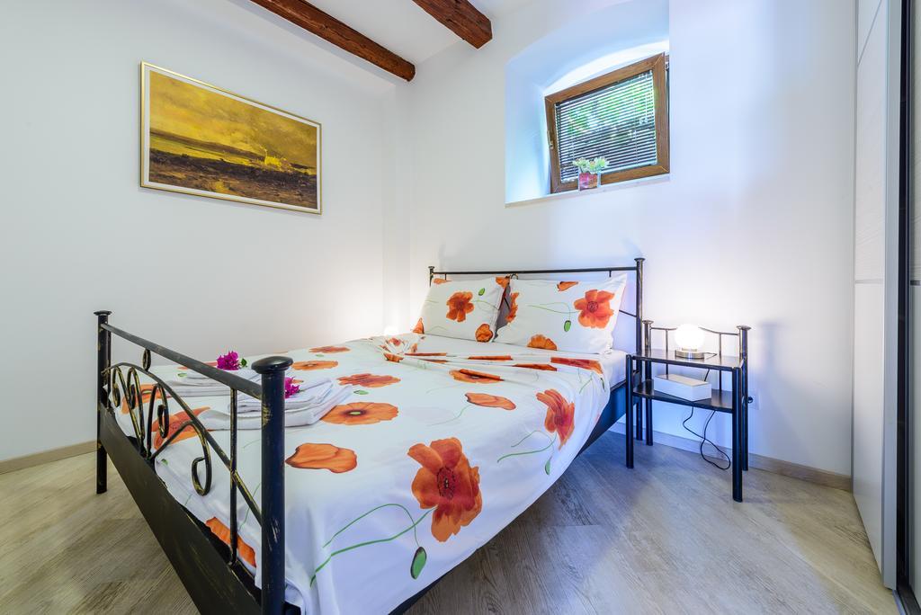 Apartments None And Nono Кавтат Екстериор снимка